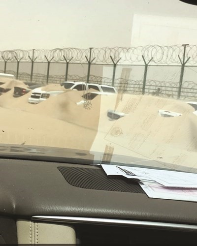 الرمال غطت السيارات المحجوزة في كراج السالمي	(متين غوزال)﻿