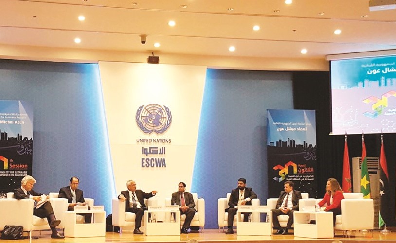 جانب من المشاركين في حلقة نقاش التكنولوجيا الرائدةالفرص والتحديات والخطط للمستقبل التي عقدت في الاسكوا ﻿