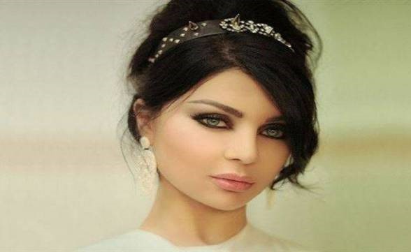فيديو نادر من التسعينات.. هكذا بدت هيفا وهبي في إحدى مسابقات الجمال!