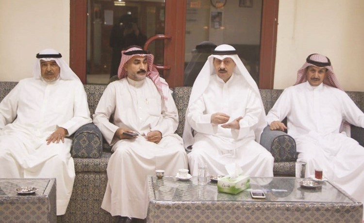 جانب من اجتماع اتحاد الصيادين مع مدير إدارة الرقابة البحرية ﻿