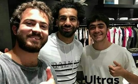 شاهد.. صلاح يتجول في لبنان برفقة نجل فنانة شهيرة