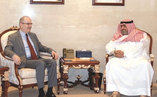 الشيخ ثامر العلي مستقبلا السفير الروماني دانييل تاناسي ﻿