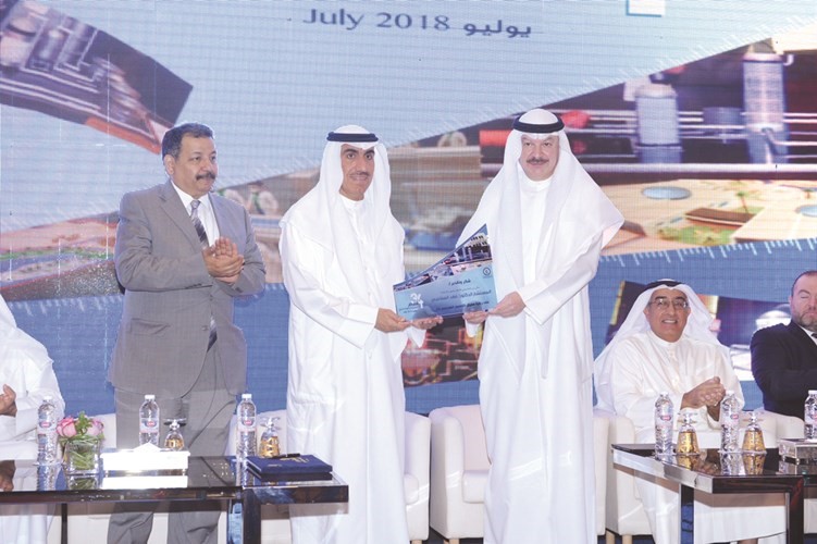 عبداللطيف السريع ود. حسين الأنصاري وشكر وتقدير﻿