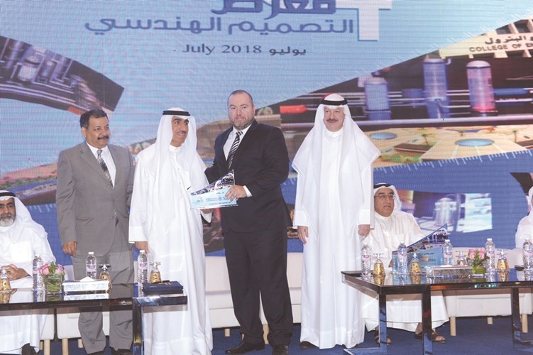 جامعة الكويت افتتحت معرض التصميم الهندسي بمشاركة 111 مشروعاً طلابياً