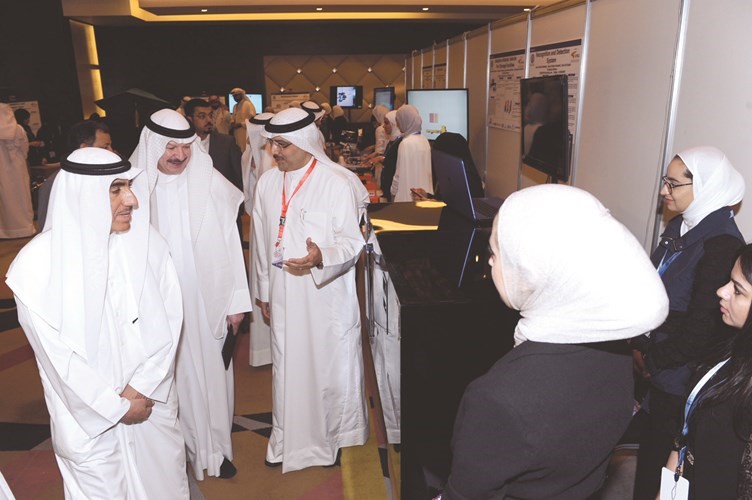 جامعة الكويت افتتحت معرض التصميم الهندسي بمشاركة 111 مشروعاً طلابياً
