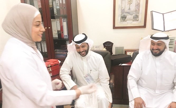  ﻿جانب من زيارة د.باسل الصباح إلى المستشفى الأميري﻿