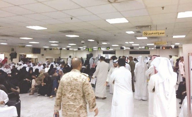 المركز الرئيسي لإستصدار الجواز الإلكتروني الجديد كما بدا أمس﻿