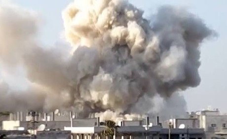 انفجارات عنيفة في مستودعات أسلحة النظام في محجة