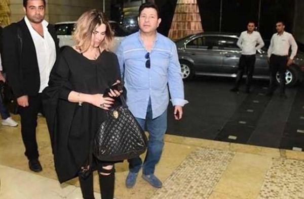 شاهد الظهور الأحدث لهاني شاكر وزوجته من الأردن