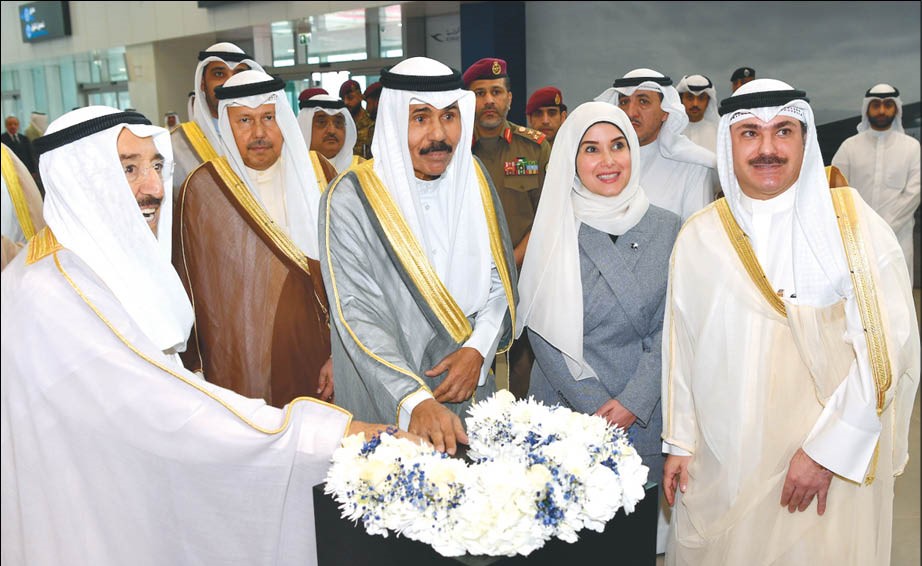 صاحب السمو الأمير الشيخ صباح الأحمد وسمو ولي العهد الشيخ نواف الأحمد يدشنان مبنى «تي 4» بحضور د.جنان بوشهري والسفير أحمد فهد الفهد والشيخ خالد العبدالله