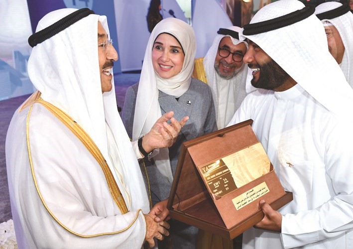 هدية لصاحب السمو من أبنائه المهندسين المشرفين على المشروع ﻿