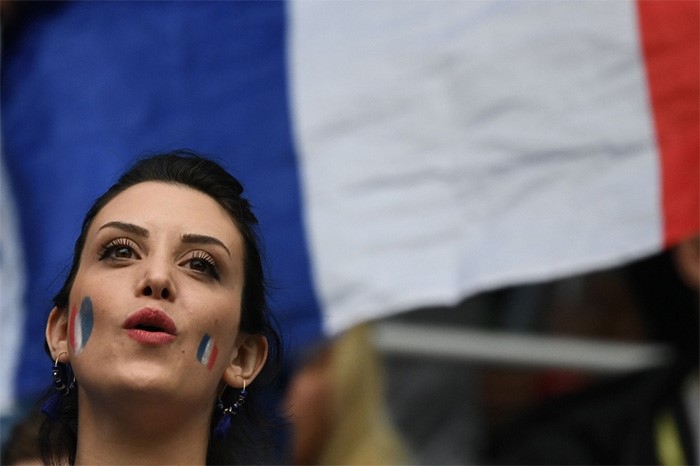 ديوك فرنسا تضرب صلابة أوروغواي بثنائية نظيفة وتصعد لنصف نهائي المونديال