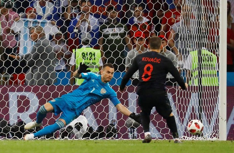 كرواتيا تقصي روسيا بركلات الترجيح 4-3 بعد انتهاء الوقتين الاصلي والاضافي 2-2 ويضرب موعدا مع انجلترا بنصف النهائي