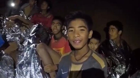"فيفا" يدعو "أطفال الكهف" في تايلاند لحضور نهائي المونديال
