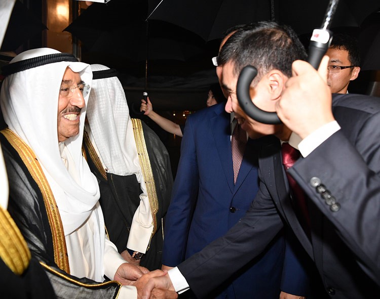 بالفيديو.. صاحب السمو بدأ زيارة دولة إلى الصين الشعبية