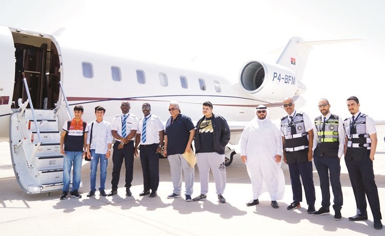 الفائزون قبيل التحليق إلى لندن ﻿