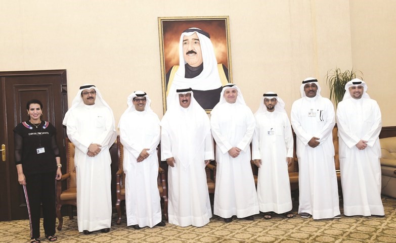 مدير عام الهيئة د.علي المضف والرئيس التنفيذي لـ بيتك مازن الناهض والحضور من الجانبين﻿