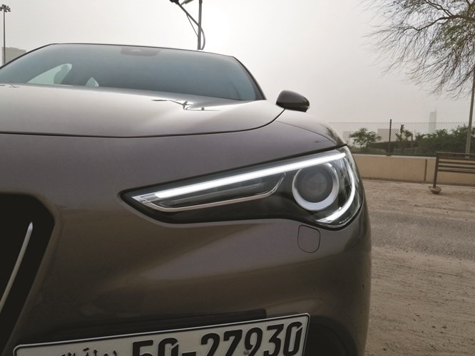 ألفاروميو ستيلفيو SUV على الطريقة الإيطالية