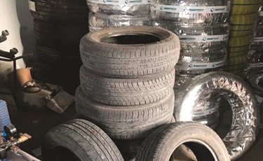 عدد من الإطارات المضبوطة﻿