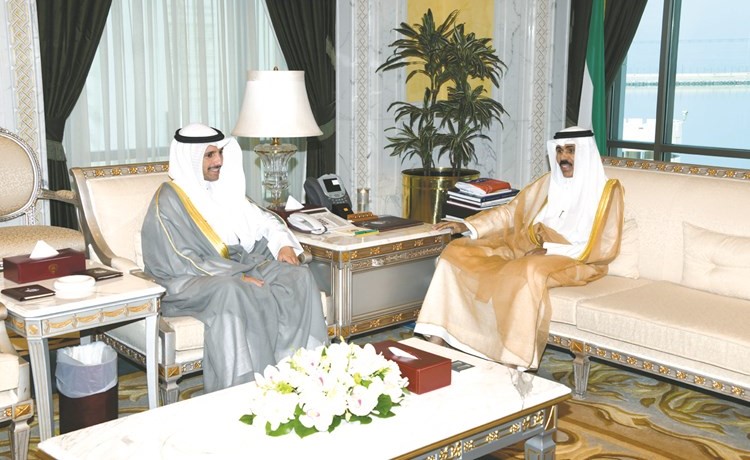سمو نائب الأمير وولي العهد الشيخ نواف الأحمد مستقبلا رئيس مجلس الأمة مرزوق الغانم﻿