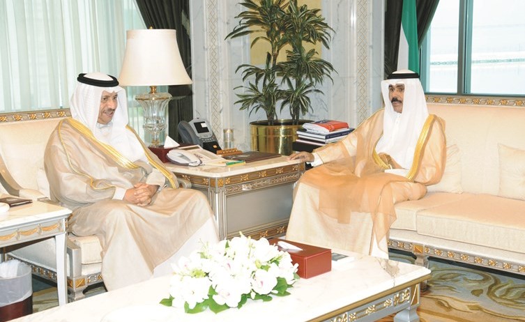 سمو نائب الأمير وولي العهد الشيخ نواف الأحمد مستقبلا سمو الشيخ جابر المبارك﻿