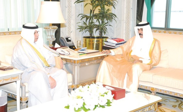 سمو نائب الأمير وولي العهد الشيخ نواف الأحمد مستقبلا الشيخ خالد الجراح ﻿