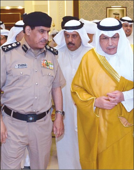 الشيخ خالد الجراح والفريق عصام النهام خلال حفل استقبال المهنئين