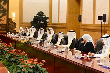 صاحب السمو الأمير الشيخ صباح الأحمد مترئسا الجانب الكويتي خلال المباحثات ﻿