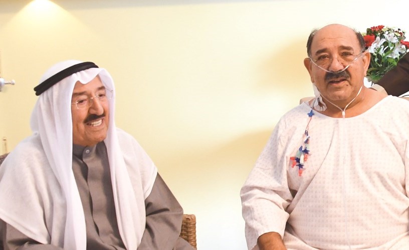 صاحب السمو الأمير الشيخ صباح الأحمد خلال زيارته إلى الشيخ ناصر صباح الأحمد في المستشفى بألمانيا﻿