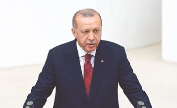 الرئيس رجب طيب اردوغان ملقيا خطاب القسم بعد أداء اليمين (ا.ف.پ)﻿