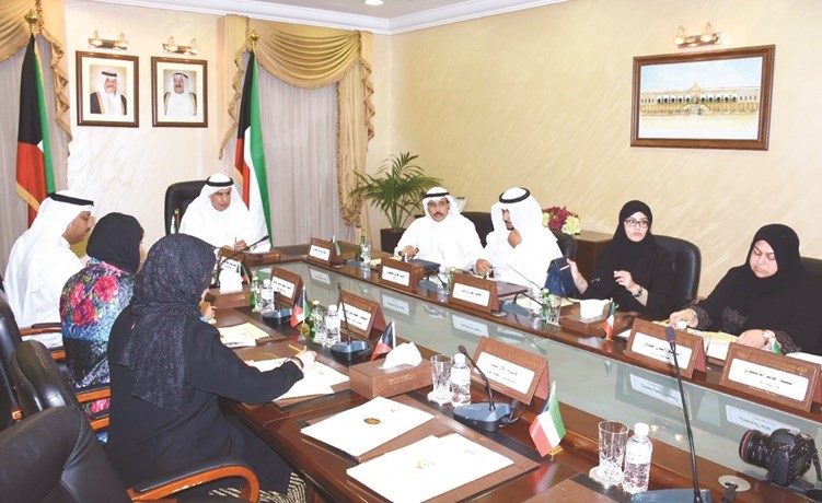  صالح الفضالة خلال الاجتماع مع ممثلي وزارة العدل ﻿
