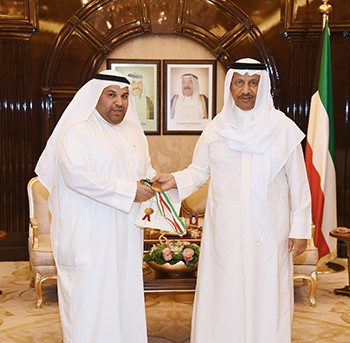 رئيس الوزراء يستقبل المخترع عادل الوصيص الحاصل على براءات عالمية وميدالية ذهبية بمعرض "ايتكس"