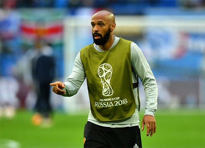 لاعب المنتخب الفرنسي السابق ومساعد مدرب المنتخب البلجيكي "هنري"