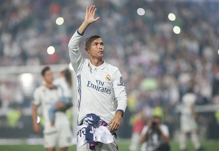رونالدو ينتقل إلى يوفنتوس من ريـال مدريد