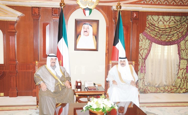 سمو نائب الأمير وولي العهد الشيخ نواف الأحمد مستقبلا سمو الشيخ ناصر المحمد﻿