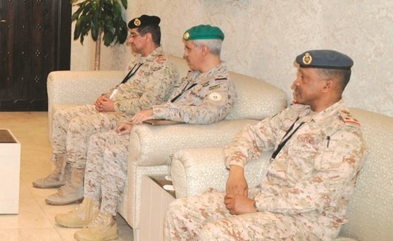 اللواء الركن محمد الكندري وعدد من الحضور﻿