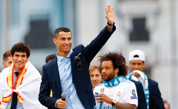 100 مليون يورو تنقل رونالدو إلى يوفنتوس