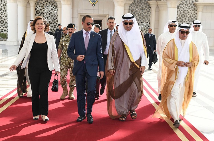 الغانم إلى بيروت للمشاركة في منتدى الاقتصاد العربي