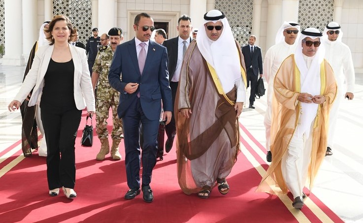 رئيس مجلس الأمة مرزوق الغانم والوفد المرافق له اثناء مغادرتهم الى بيروت﻿