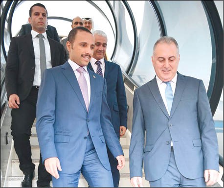 رئيس مجلس الأمة مرزوق الغانم أثناء وصوله إلى بيروت أمس