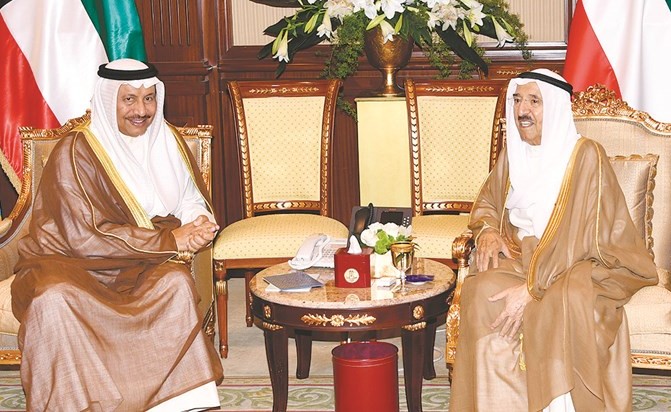 صاحب السمو الأمير الشيخ صباح الأحمد مستقبلا سمو الشيخ جابر المبارك﻿