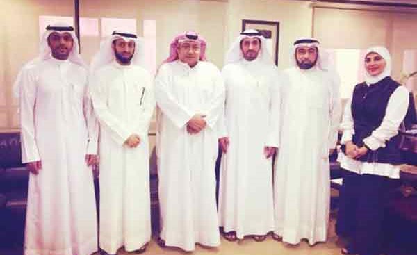 أسامة السلطان مستقبلا مطيع العجمي وأعضاء مجلس إدارة جمعية المعلمين