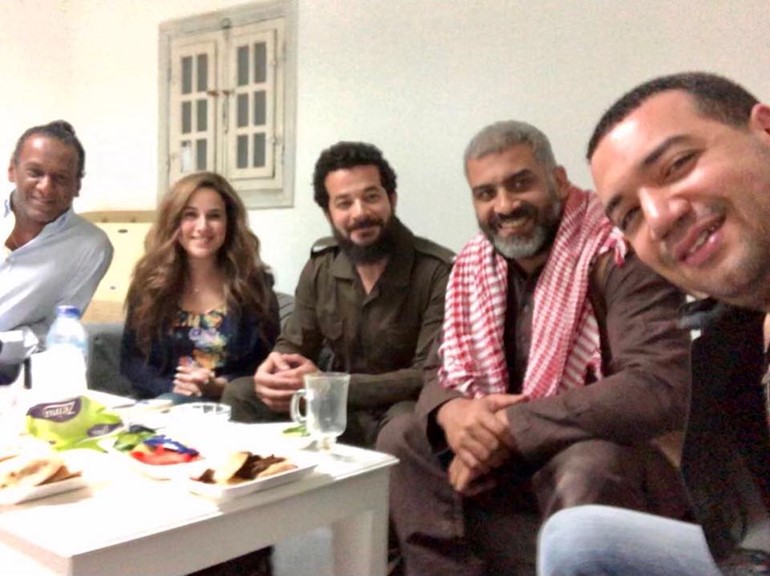 زواج الداعية معز مسعود من الفنانة المصرية شيري عادل وزوج غادة عادل يدافع عنهم !