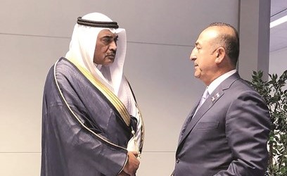 الخالد في حديث مع وزير الخارجية التركي مولود أوغلو ﻿