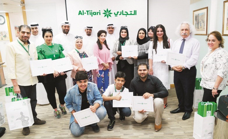 لقطة جماعية لفريق الأيادي الخضراء البيئي التطوعي﻿