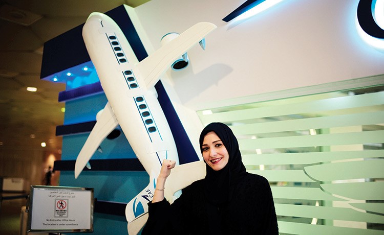 السعودية دلال يشار تستعد لتقود الطائرة ﻿