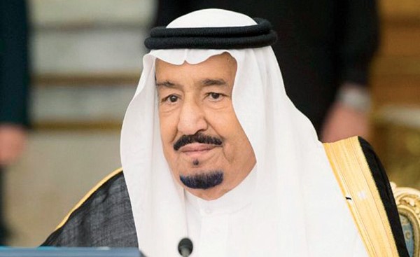 خادم الحرمين الشريفين الملك سلمان بن عبدالعزيز مترئسا مجلس الوزراء السعودي في جلسته الأسبوعية أمس