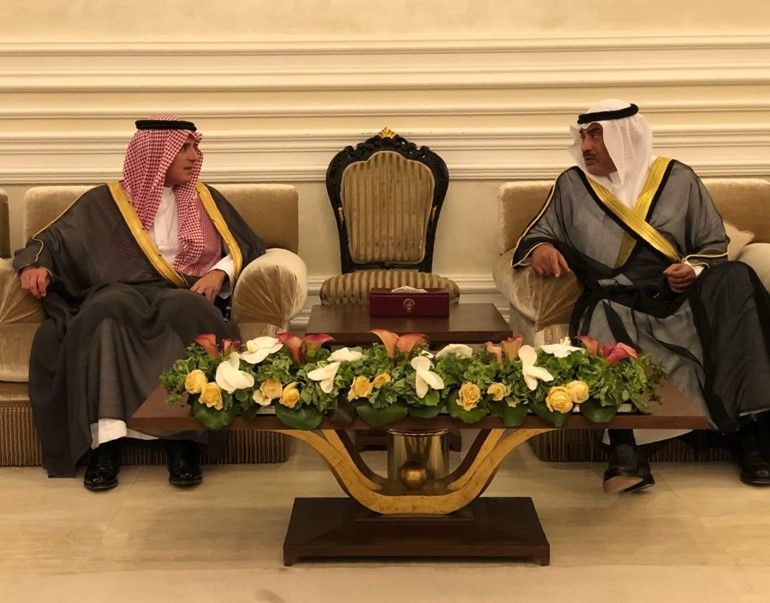 وزير الخارجية يستقبل نظيره السعودي