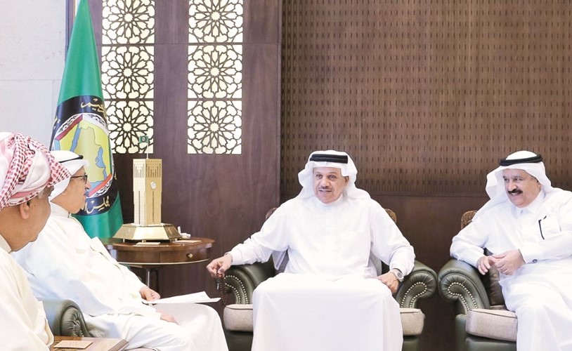 أمين عام مجلس التعاون الخليجي مجتمعا بوفد مؤسسة الإنتاج البرامجي المشترك﻿