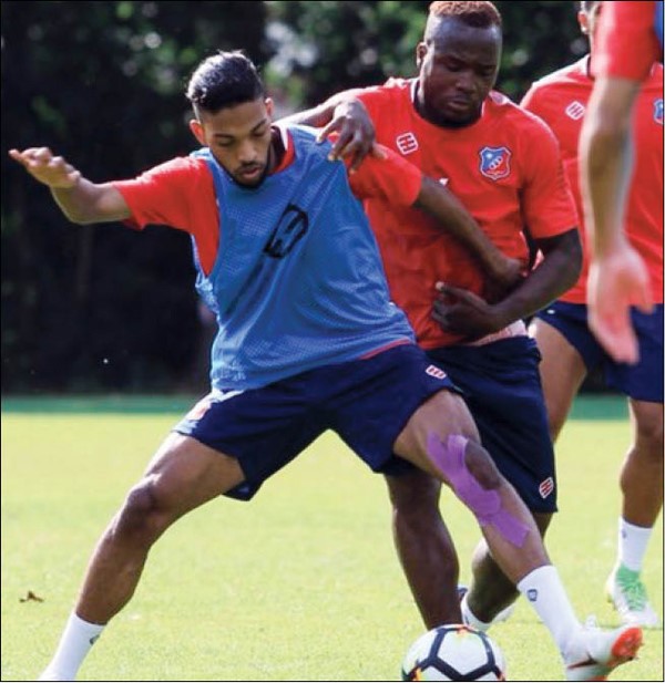 جانب من تدريبات الكويت في معسكره بألمانيا